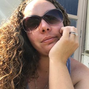 Meet your Posher, Elena